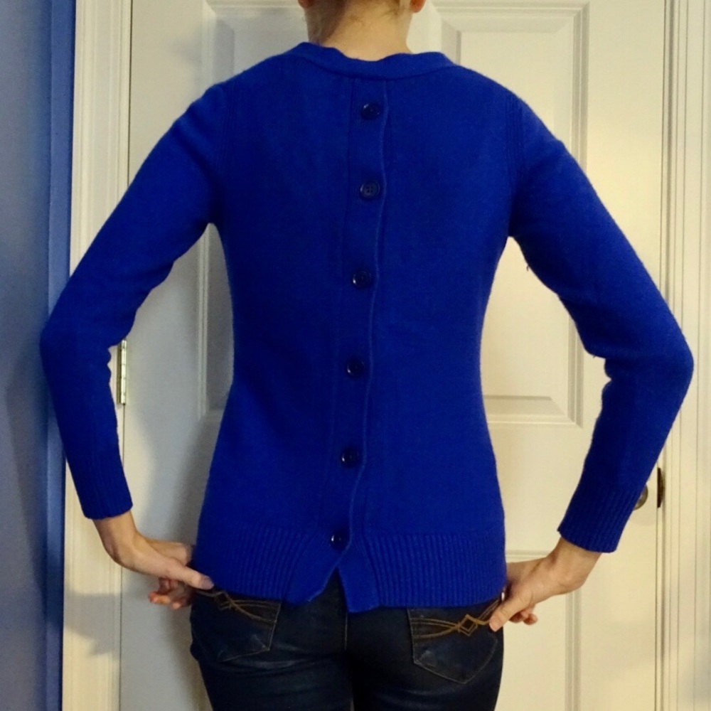 Button-Back Sweater 💙 - Picture 6 of 6